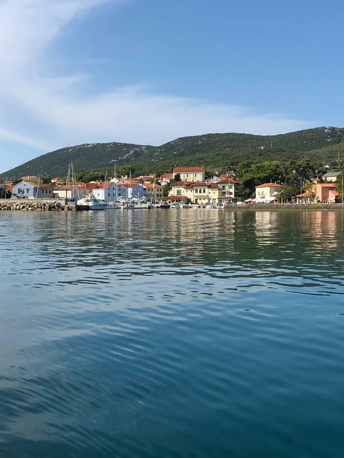 Apartment Beach House Brzovic Nerezine