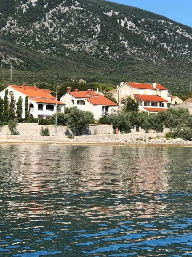 Beach House Brzovic Nerezine 0*,