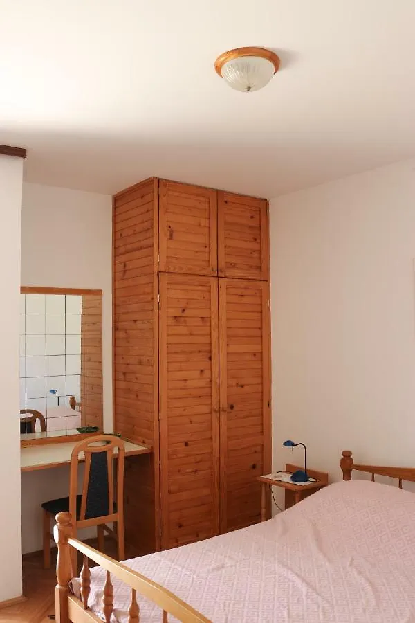 Apartment Beach House Brzovic Nerezine
