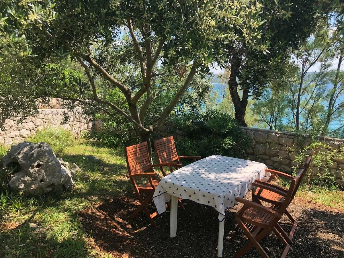 Beach House Brzovic Nerezine