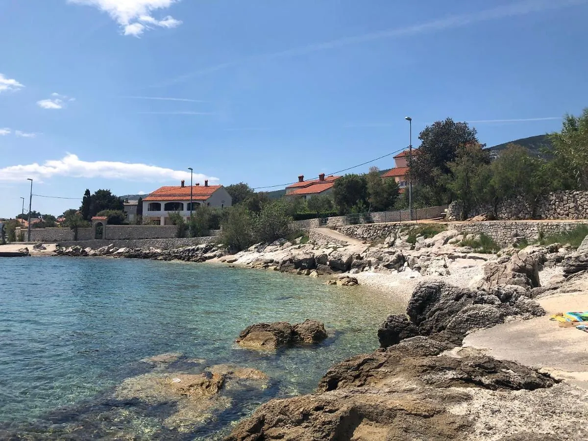 Beach House Brzovic Nerezine