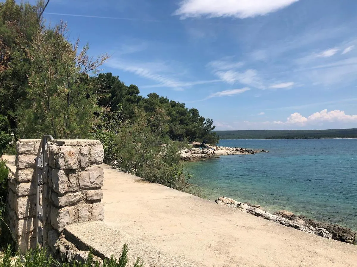 Apartment Beach House Brzovic Nerezine