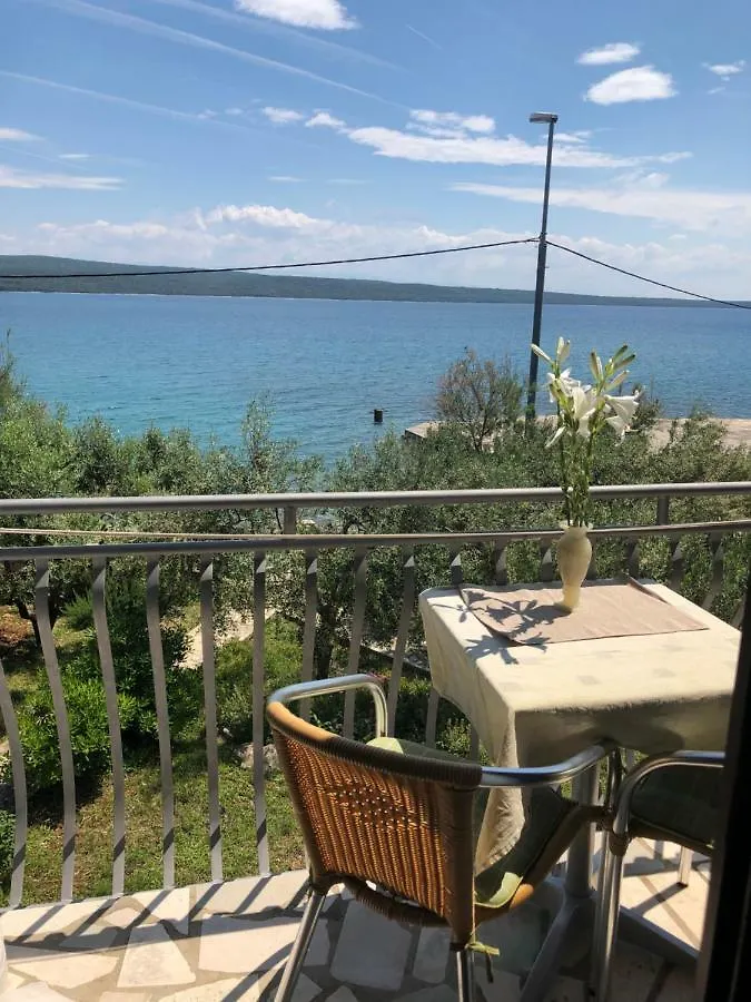 Apartment Beach House Brzovic Nerezine
